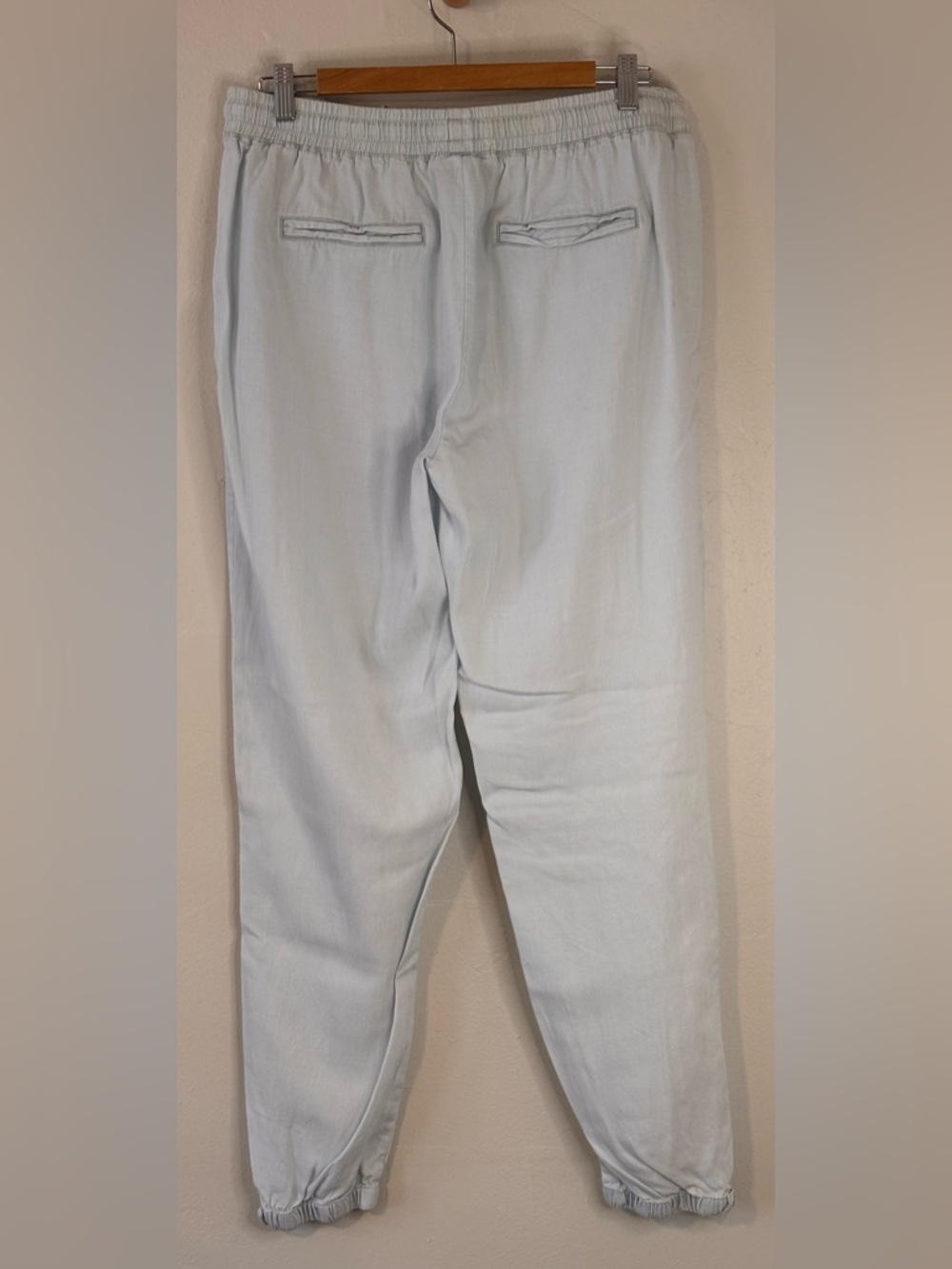 Thread and Supply Light Wash Blue Tencel Lyocell Joggers Size Medium - Picture 2 of 10